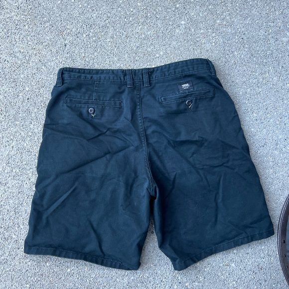 Van’s Black men’s shorts - Picture 1 of 2